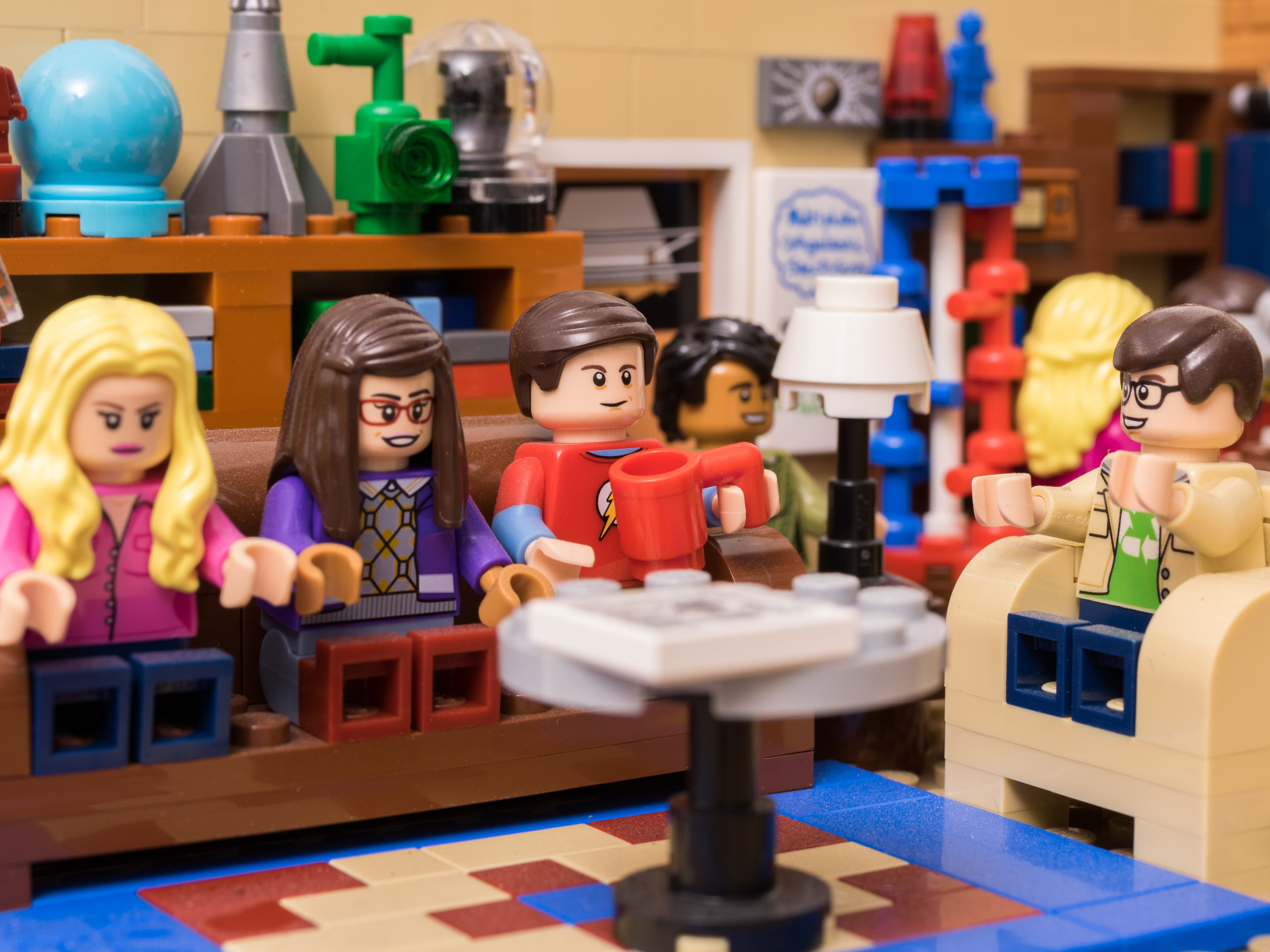 A macro photo of a lego set of the TV sitcom Big Bang